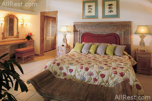 La Pirogue Hotel 11